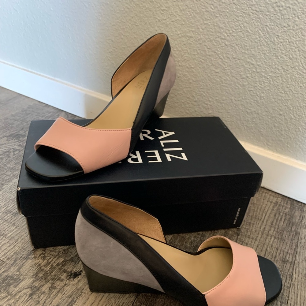 New In Box Naturalizer Zula dressy wedge